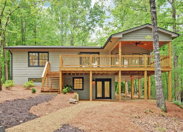Property at 340 Currahee Trl, Toccoa, GA 30577, 3 beds, 2 baths