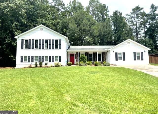 Property at 303 Broken Bit Way, Peachtree City, GA 30269, 6 beds, 4 baths