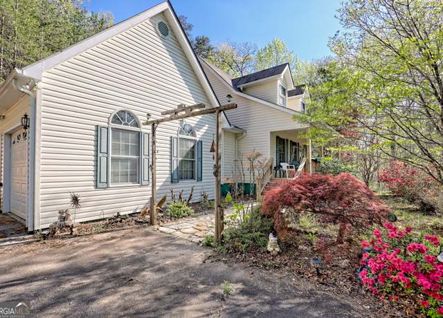Property at 1327 Pinnacle Dr, Clayton, GA 30525, 3 beds, 2 baths