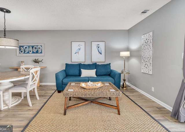 Property at 112 S Island Square Dr, St. Simons, GA 31522, 2 beds, 2.5 baths