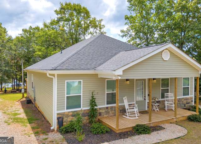 Property at 179 Bamboo Pt, Hartwell, GA 30643, 3 beds, 2 baths