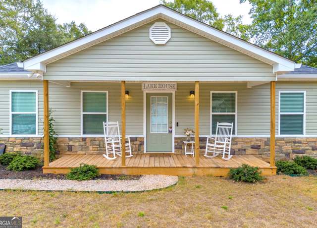 Property at 179 Bamboo Pt, Hartwell, GA 30643, 3 beds, 2 baths