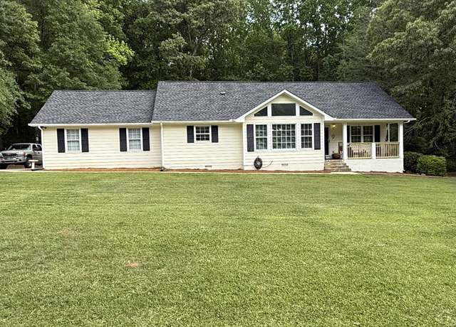 Property at 60 Carriage Gate Dr, Sharpsburg, GA 30277, 3 beds, 2 baths