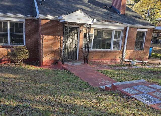 Property at 6 Rockmart Dr SW, Atlanta, GA 30314, 4 beds, 2 baths