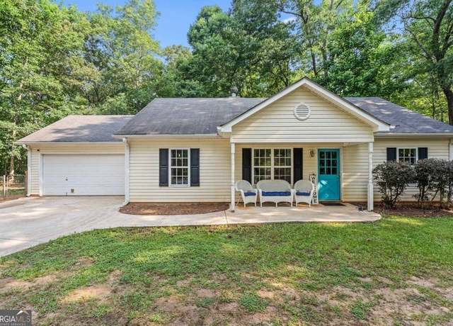 Property at 215 S Stewart Ln, Griffin, GA 30224, 3 beds, 2 baths