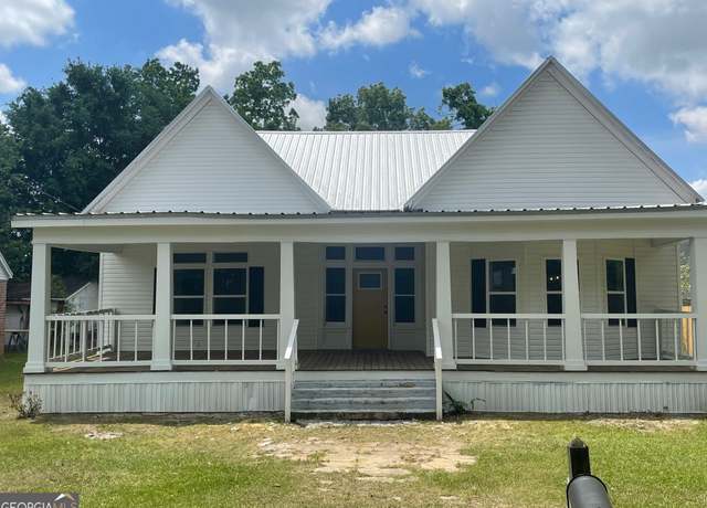 Property at 209 SW Mcdonald, Pelham, GA 31779, 3 beds, 2 baths