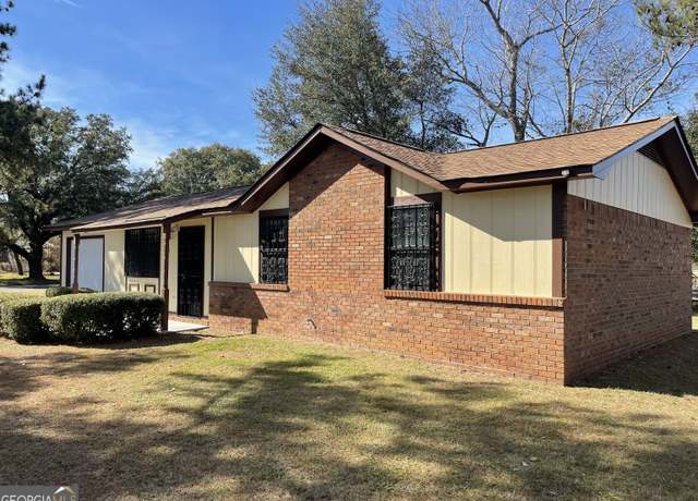 Property at 1005 Hobson St, Albany, GA 31705, 3 beds, 2 baths