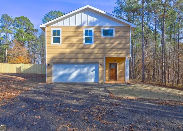 Property at 150 Edgewater Dr, Eatonton, GA 31024, 3 beds, 2.5 baths