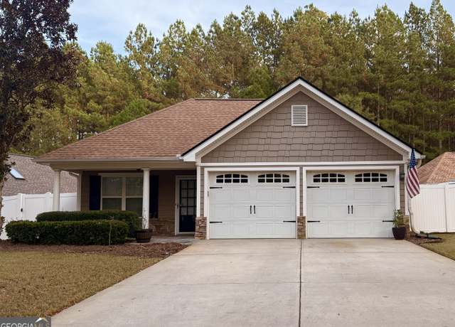 Property at 163 Cottage Club Dr, Locust Grove, GA 30248, 2 beds, 2 baths