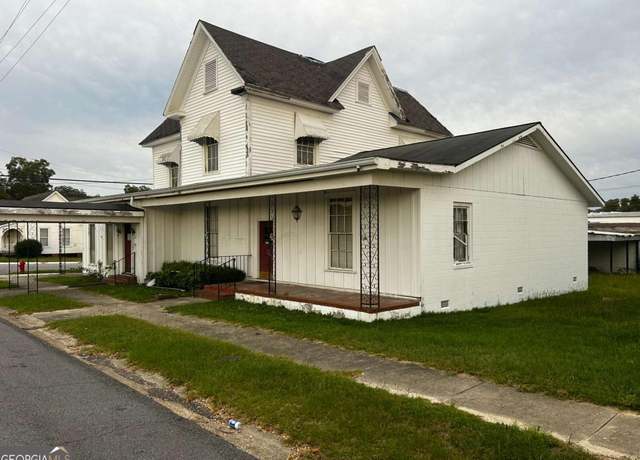 Property at 5218 4th Ave, Eastman, GA 31023, 6 beds, 3 baths
