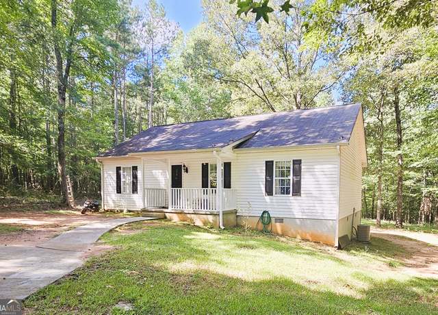 Property at 8216 Lakeview Dr SW, Covington, GA 30014, 3 beds, 2 baths