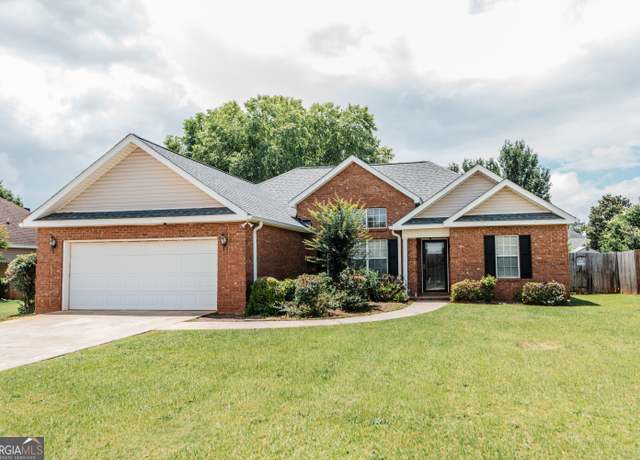 Property at 205 Carver Ct, Warner Robins, GA 31088, 3 beds, 2 baths