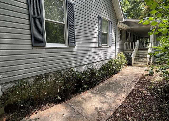 Property at 623 Deerfield Dr, Clayton, GA 30525, 4 beds, 3 baths