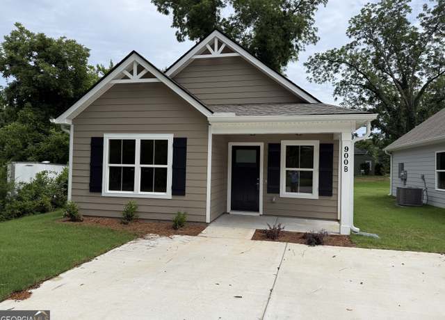 Property at 900 B N Parkway, Lagrange, GA 30240, 2 beds, 2 baths