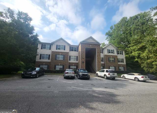 Property at 3219 Fairington Dr, Lithonia, GA 30038, 2 beds, 2 baths
