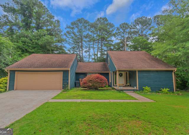 Property at 959 Sweet Briar Trl SE, Conyers, GA 30094, 3 beds, 2 baths