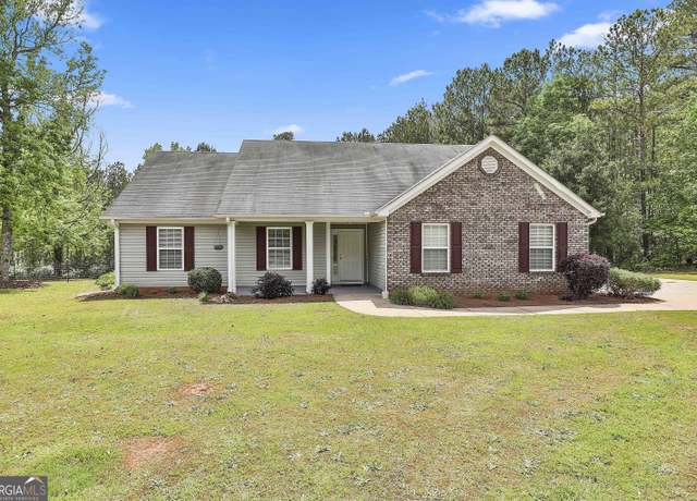 Property at 208 Rockhouse Rd, Senoia, GA 30276, 3 beds, 2 baths