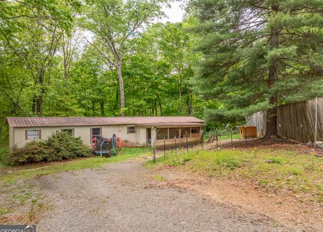 Property at 2200 New Hope Rd, Morganton, GA 30560, 6 beds, 3 baths