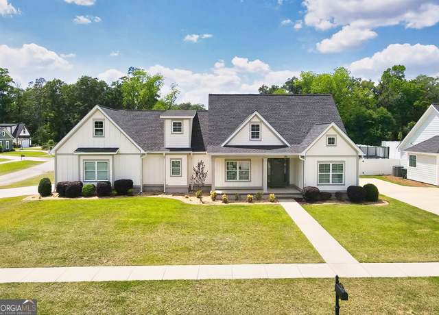 Property at 216 Morningside Dr, Thomasville, GA 31792, 5 beds, 4 baths
