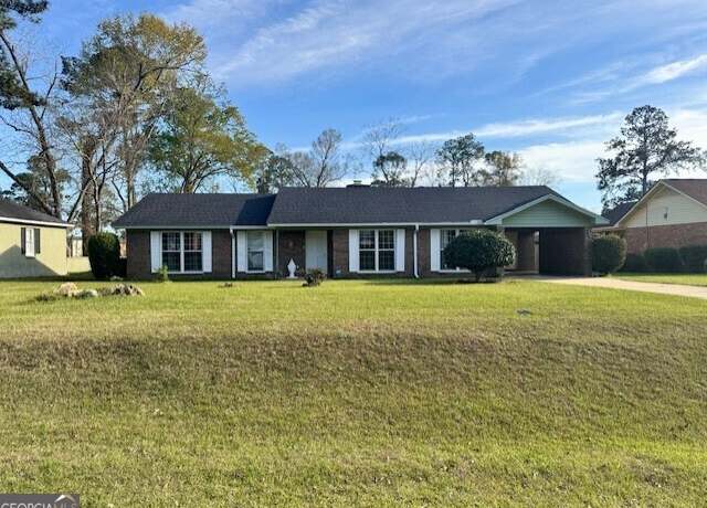 Property at 410 Redbud Rd, Albany, GA 31705, 3 beds, 2 baths