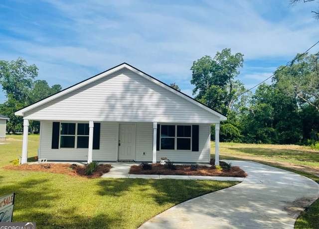 Property at 302 N Church St, Glennville, GA 30427, 3 beds, 2 baths