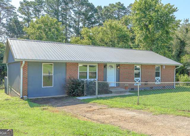 Property at 393 Wisteria Rd, Lafayette, GA 30728, 3 beds, 1.5 baths