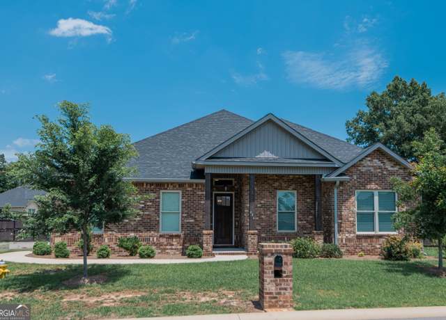 Property at 406 Clifton Rd, Perry, GA 31069, 4 beds, 2.5 baths