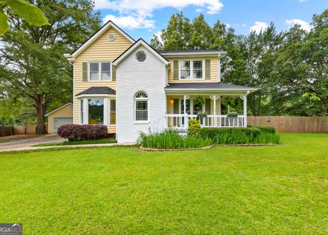 Property at 135 Cherokee Pl, Fayetteville, GA 30215, 3 beds, 3 baths
