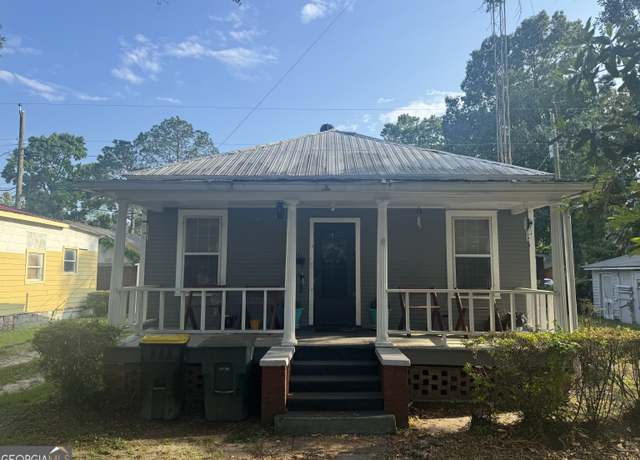 Property at 737 E 37th St, Savannah, GA 31401, 2 beds, 1 bath