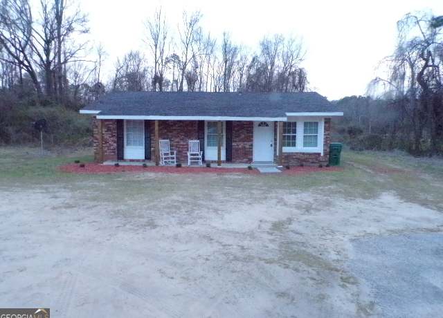 Property at 803 Mobley St, Thomson, GA 30824, 4 beds, 1.5 baths