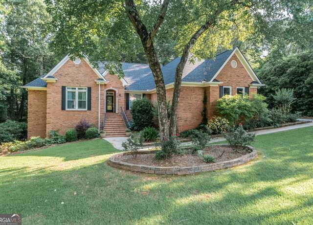 Property at 404 Old Mill Ct, Macon, GA 31210, 4 beds, 3 baths