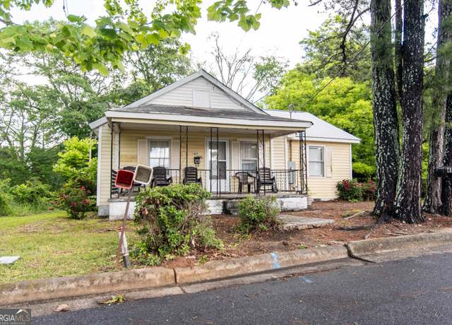 Property at 417 Martin St, Elberton, GA 30635, 3 beds, 2 baths