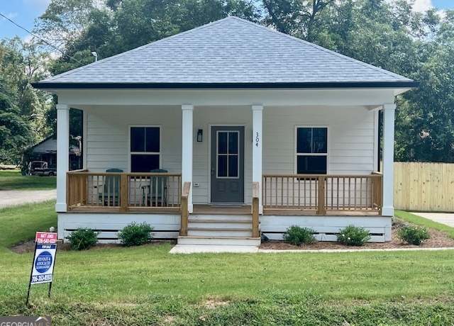 Property at 304 N Dogwood Ave, Social Circle, GA 30025, 4 beds, 2 baths