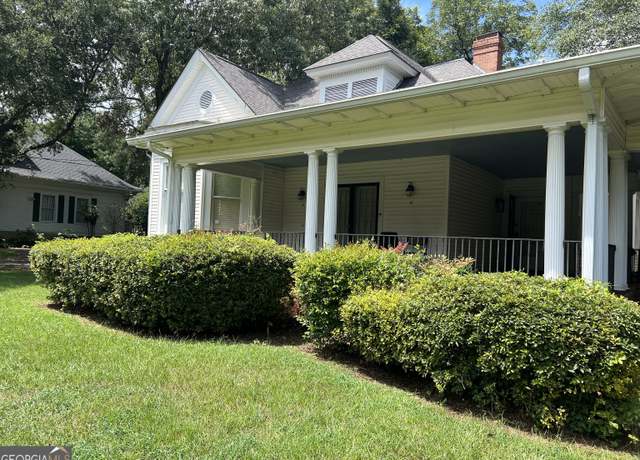 Property at 308 College St, Fort Valley, GA 31030, 4 beds, 2.5 baths