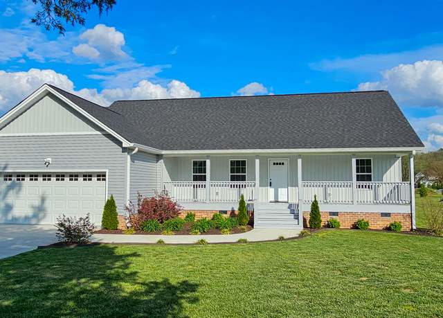Property at 214 Harris St, Chatsworth, GA 30705, 3 beds, 2 baths