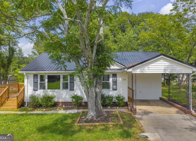 Property at 266 Randall St, Lavonia, GA 30553, 2 beds, 2 baths