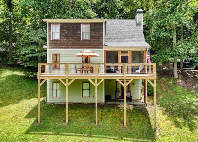 Property at 105 Evergreen Rd, Hiawassee, GA 30546, 3 beds, 3 baths