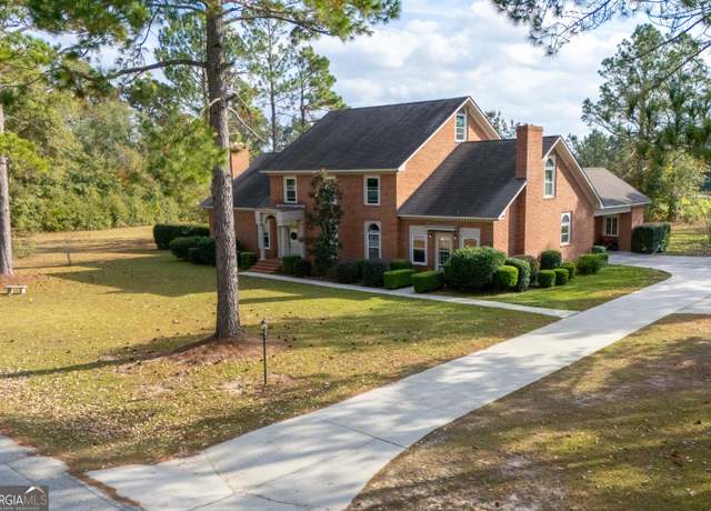 Property at 313 Miller St, Statesboro, GA 30458, 5 beds, 4.5 baths