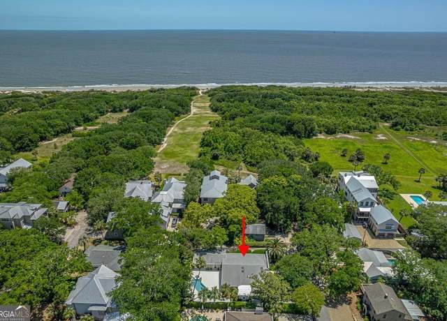 Property at 4218 Fifth St, St. Simons, GA 31522, 5 beds, 3 baths