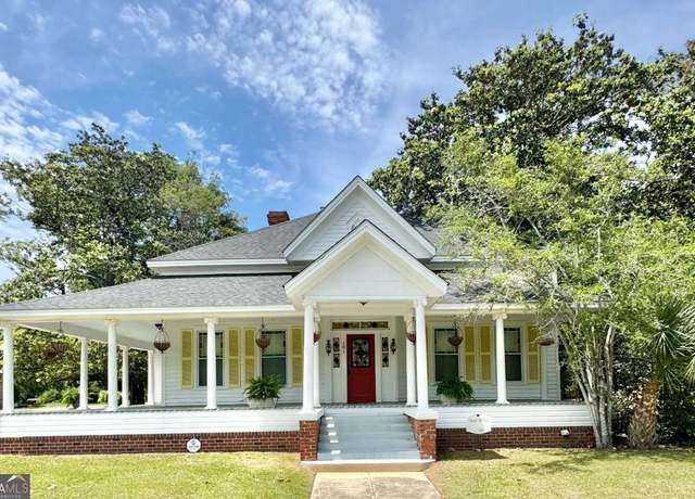 Property at 181 E Brazell St, Reidsville, GA 30453, 3 beds, 3 baths