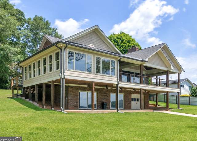 Property at 210 Roberts Point Rd, Jackson, GA 30233, 3 beds, 3 baths