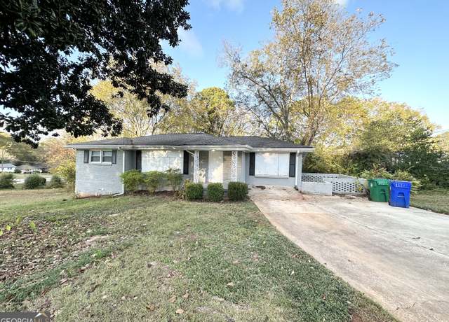 Property at 2860 Lynda Pl, Decatur, GA 30032, 6 beds, 3 baths