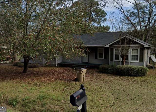 Property at 2301 Youmans St, Tifton, GA 31794, 2 beds, 2 baths