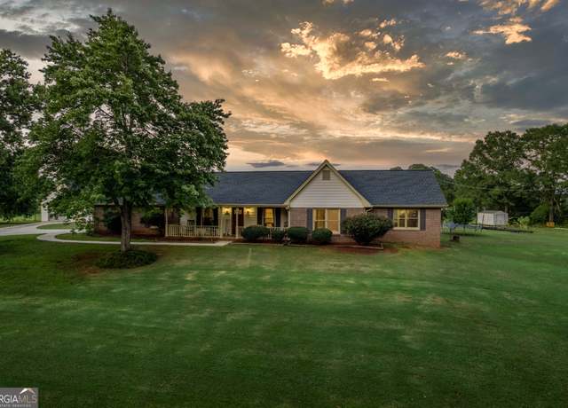 Property at 105 Breedlove Ln, Covington, GA 30014, 5 beds, 2.5 baths