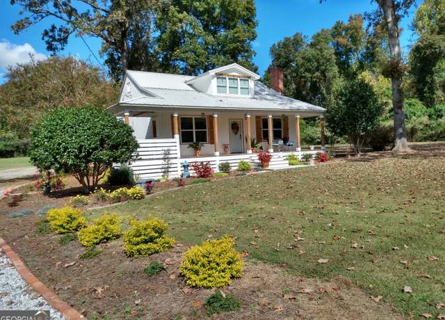 Property at 1221 Zebulon Rd, Griffin, GA 30224, 3 beds, 2.5 baths