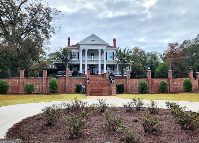 Property at 85 Lakeview Rd, Byron, GA 31008, 6 beds, 3.5 baths