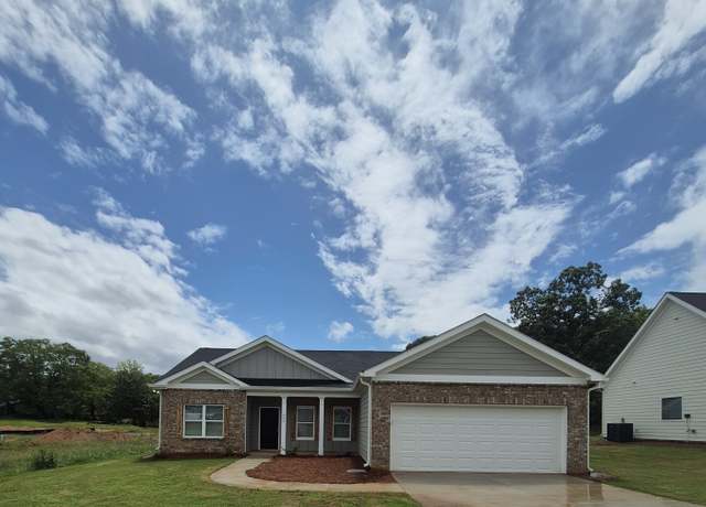 Property at 220 Charlotte Cir, Statham, GA 30666, 3 beds, 2 baths