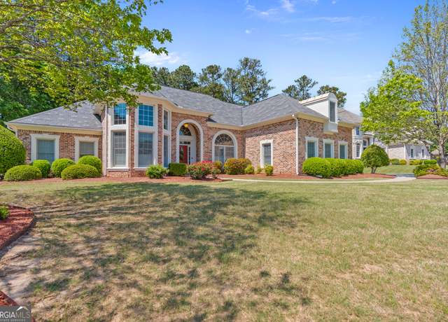 Property at 195 Tana Dr, Fayetteville, GA 30214, 5 beds, 3.5 baths
