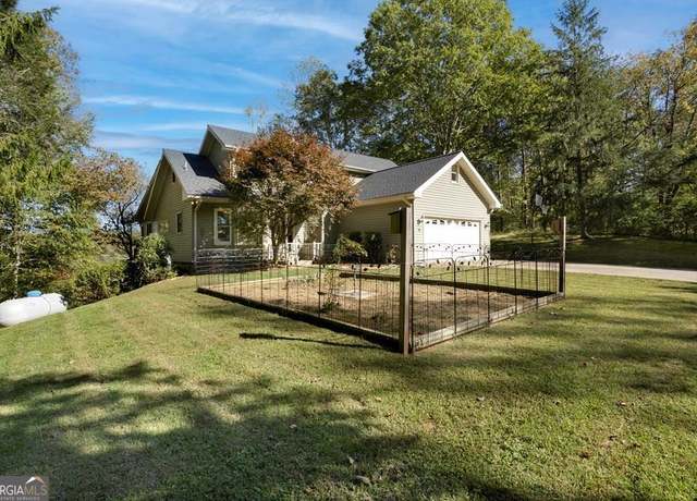 Property at 14 Rivendell Way, Hayesville, NC 28904, 5 beds, 3.5 baths