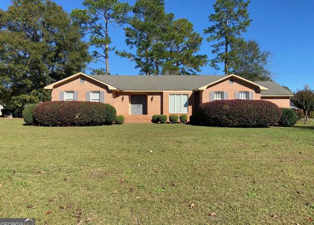 Property at 220 Beverly Rd, Fort Valley, GA 31030, 3 beds, 3 baths